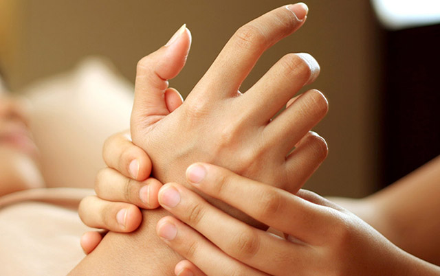 Vật lý trị liệu trị thoái hóa khớp ngón tay
