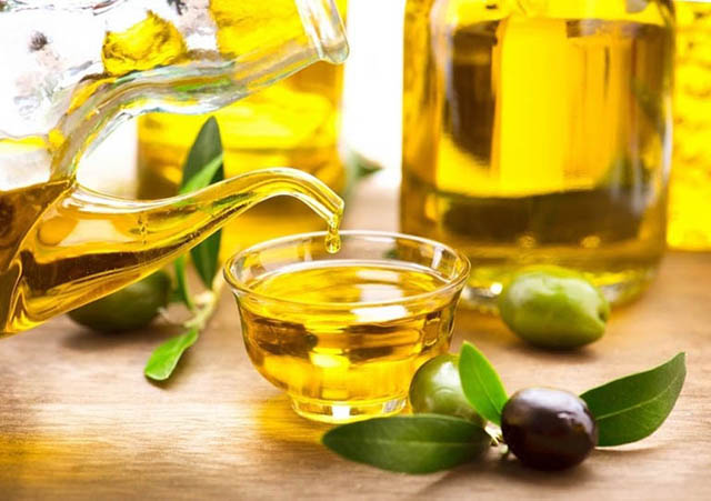 Dầu oliu có thể thay thế cho dầu ăn thông thường và mỡ động vật