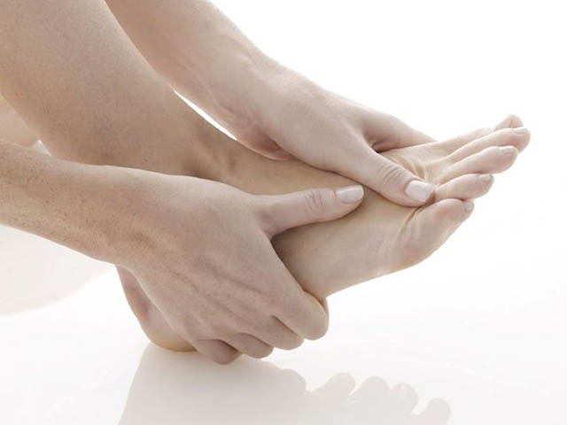 Massage bàn chân, ngón chân giúp giảm đau hiệu quả