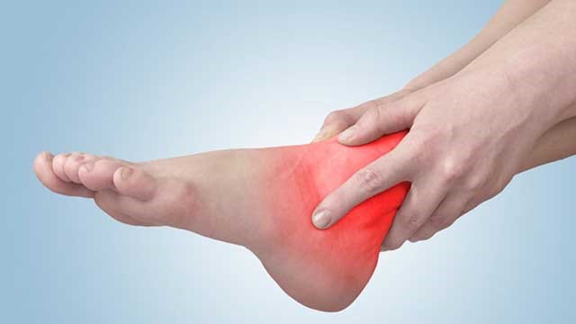 Triệu chứng đau khớp cổ chân là bệnh gì? Cách chữa!