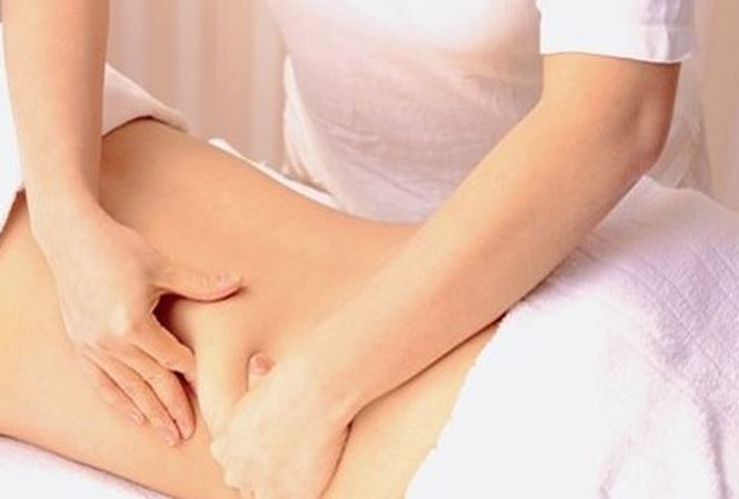 Xoa bóp chữa đau thắt lưng