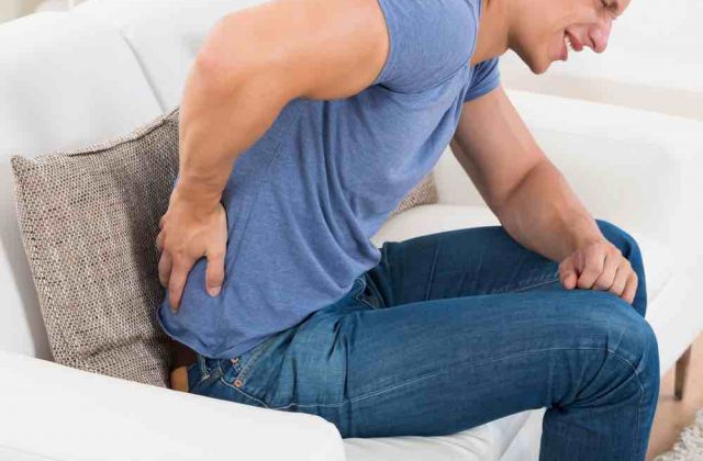 Có nhiều biện pháp cải thiện cơn đau thoát vị đĩa đệm trong “chuyện ấy"