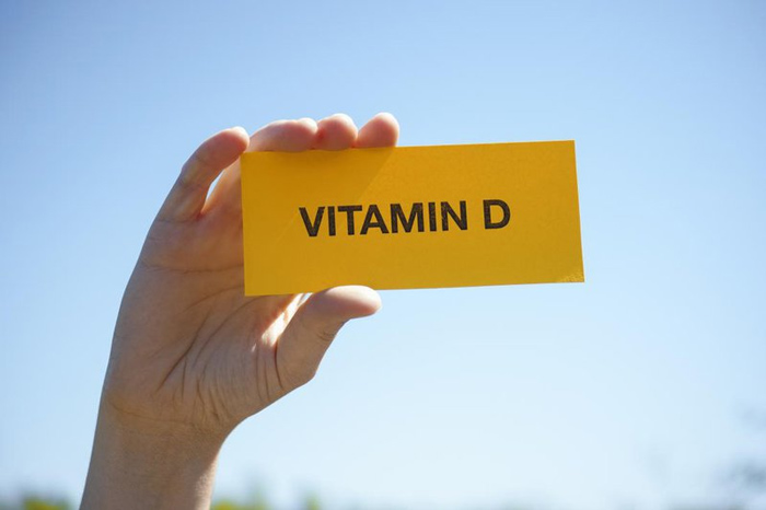 Bổ sung canxi và vitamin D cho bệnh nhân thiếu khoáng giúp cải thiện tốt tình trạng đau nhức trong xương (Ảnh minh họa)