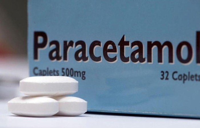 Các tác dụng phụ thường gặp của Paracetamol là buồn nôn, nôn, táo bón (Ảnh minh họa)