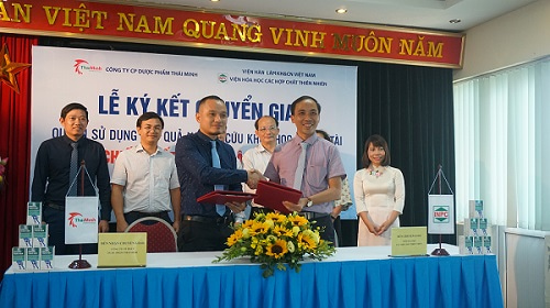 Lễ ký kết chuyển giao đề tài khoa học của INPC – Viện Hàn Lâm KH&CN Việt Nam